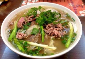 Phở Bò Gia Truyền Hà Nội Giữa Phố Núi Cao Bằng – Hương Vị Khó Quên