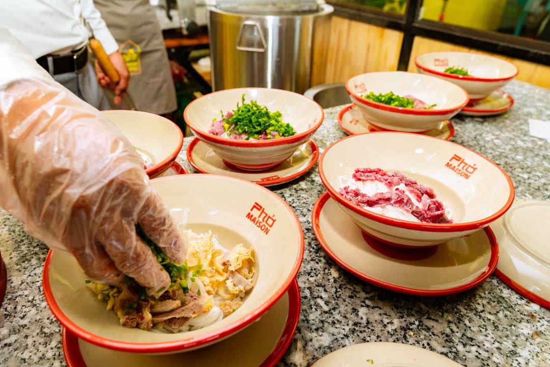 Phở Maison Cao Bằng - Trải nghiệm Phở Bát Đá Đậm Đà Độc Đáo, Sôi Sùng Sục Đến Từng Hơi Khói Phở Maison Cao Bằng - Trải nghiệm Phở Bát Đá Đậm Đà Độc Đáo, Sôi Sùng Sục Đến Từng Hơi Khói