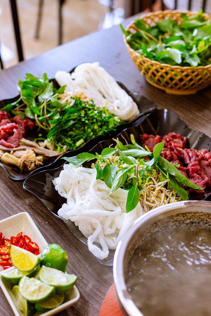 Phở Maison Cao Bằng - Trải nghiệm Phở Bát Đá Đậm Đà Độc Đáo, Sôi Sùng Sục Đến Từng Hơi Khói Phở Maison Cao Bằng - Trải nghiệm Phở Bát Đá Đậm Đà Độc Đáo, Sôi Sùng Sục Đến Từng Hơi Khói