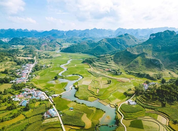 Phong Nậm Cao Bằng: Thiên Đường Xanh Giữa Núi Rừng Biên Viễn xã Phong Lậm