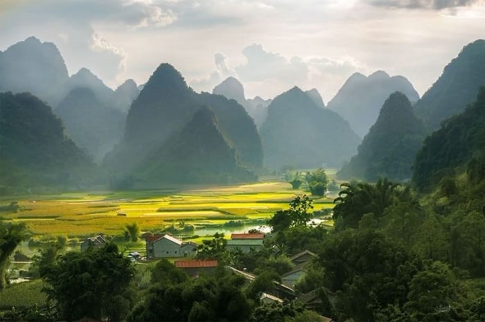 Review chuyến đi du lịch Cao Bằng 5 ngày 4 đêm - Trải nghiệm vẻ đẹp nguyên sơ và lòng hiếu khách của người vùng cao Review chuyến đi du lịch Cao Bằng 5 ngày 4 đêm - Trải nghiệm vẻ đẹp nguyên sơ và lòng hiếu khách của người vùng cao