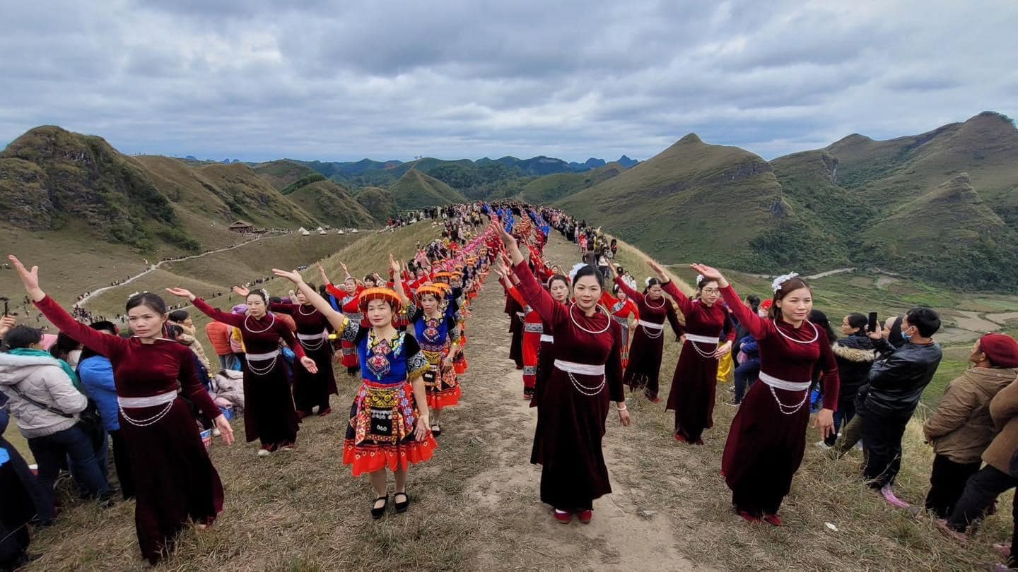 Lễ hội đồi cỏ Ba Quáng 2024 - Vẻ đẹp thơ mộng của Cao Bằng Lễ hội đồi cỏ Ba Quáng 2024 - Vẻ đẹp thơ mộng của Cao Bằng