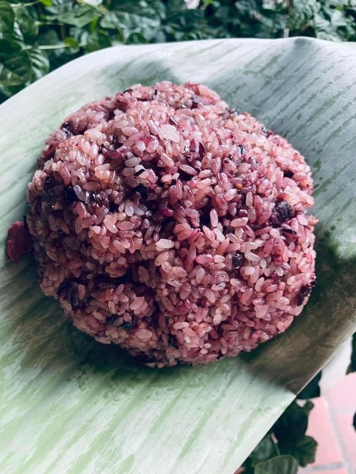 Xôi trám đen Cao Bằng – Món quà của mùa thu xứ núi mà ai cũng muốn thưởng thức