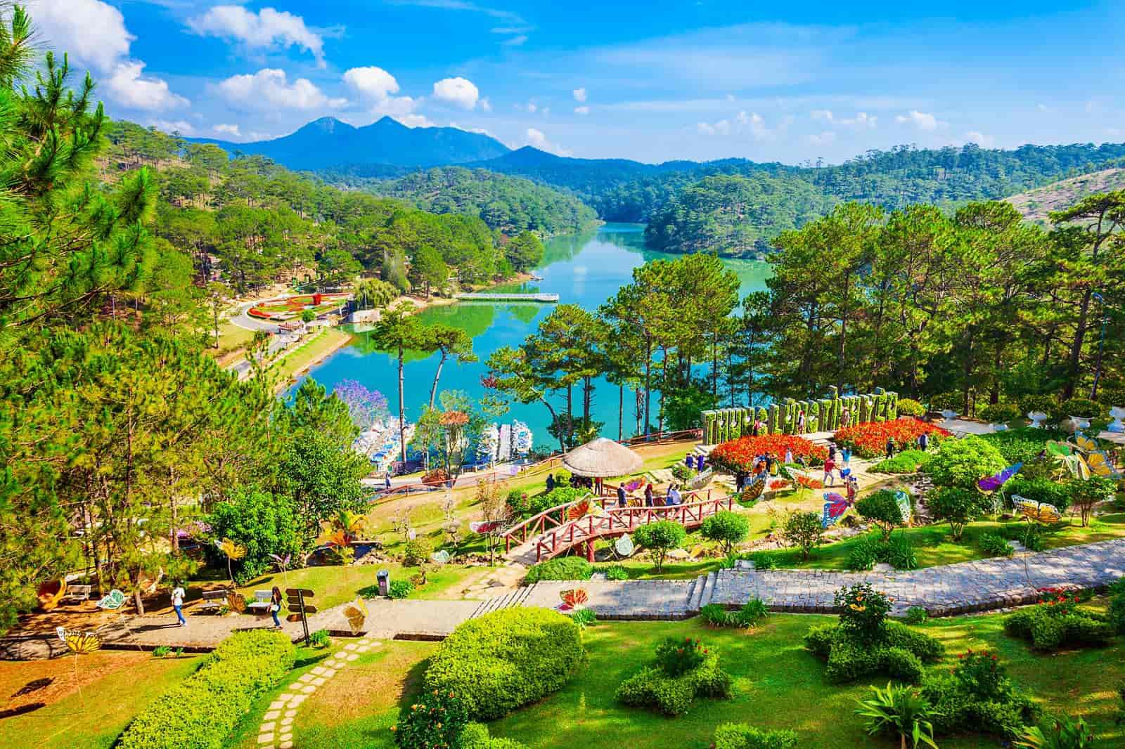 Top 20 Điểm Du Lịch Hot Nhất Việt Nam 2026 Được Du Khách Săn Đón Top 20 Điểm Du Lịch Hot Nhất Việt Nam 2026 Được Du Khách Săn Đón