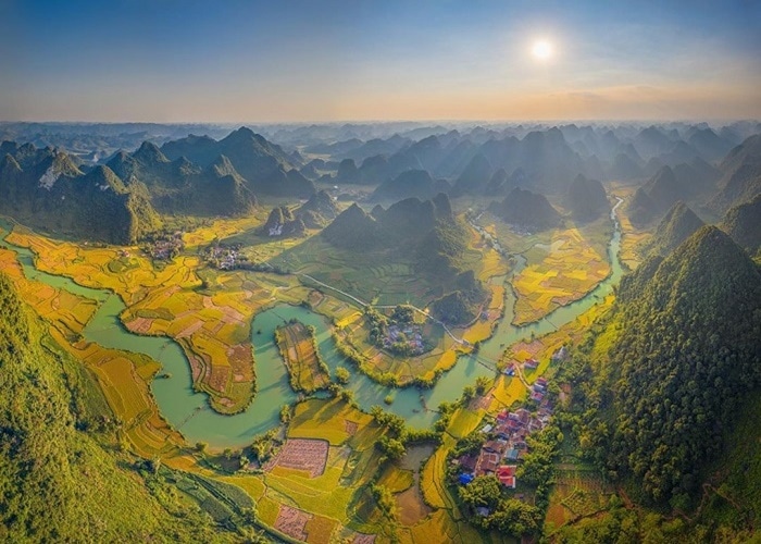 Đường từ thành phố Cao Bằng đi thác Bản Giốc có gì đẹp? Thung lũng Phong Nặm Trùng Khánh Cao Bằng trên đường đi Bản Giốc